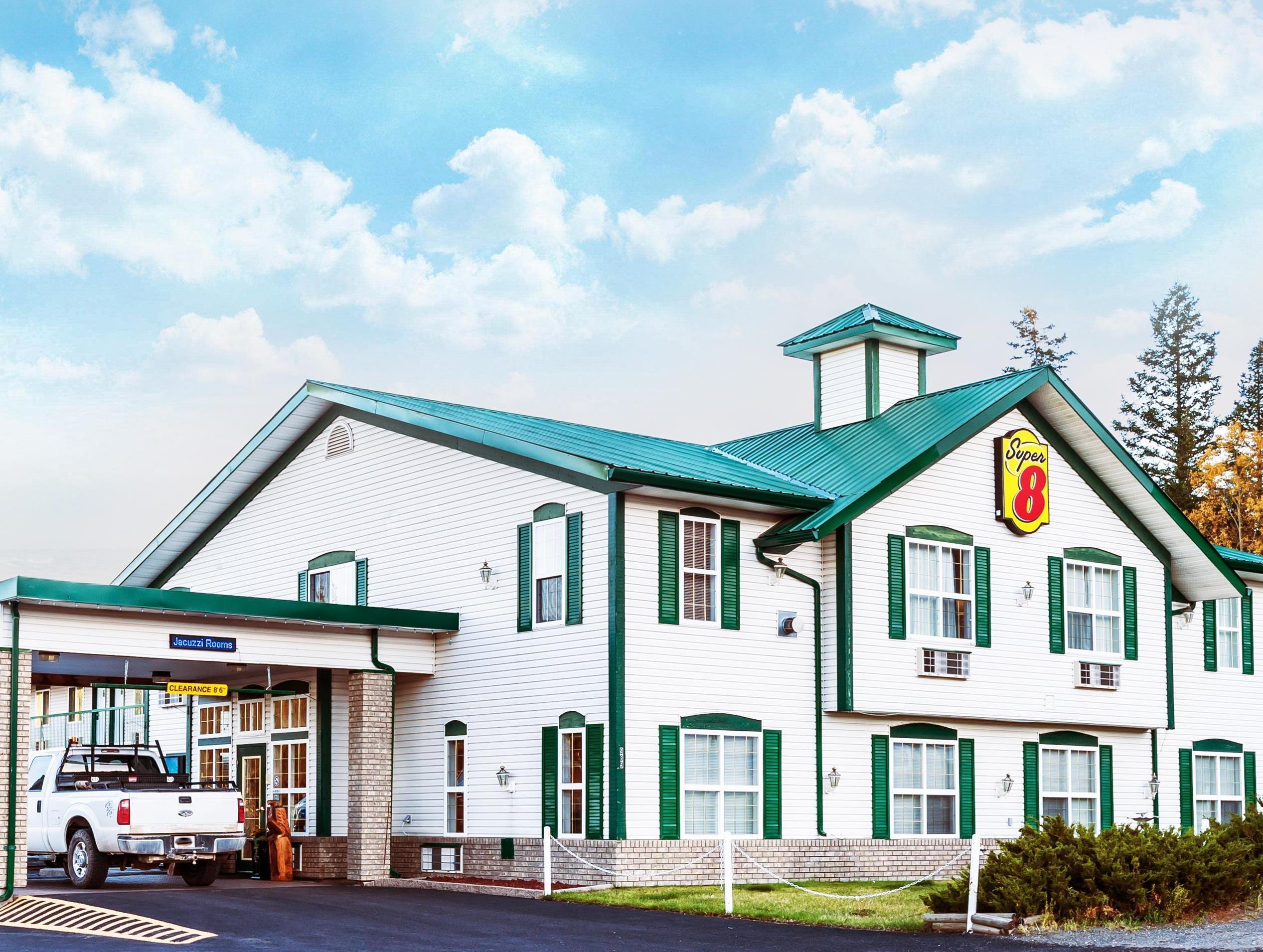 Hotel Super 8 By Wyndham 100 Mile House Exterior foto